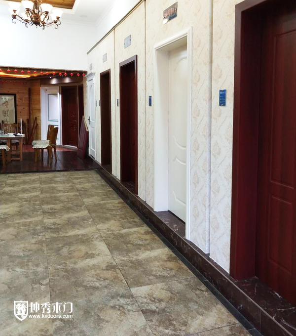 重庆坤秀木门：张家界专卖店乔迁之喜